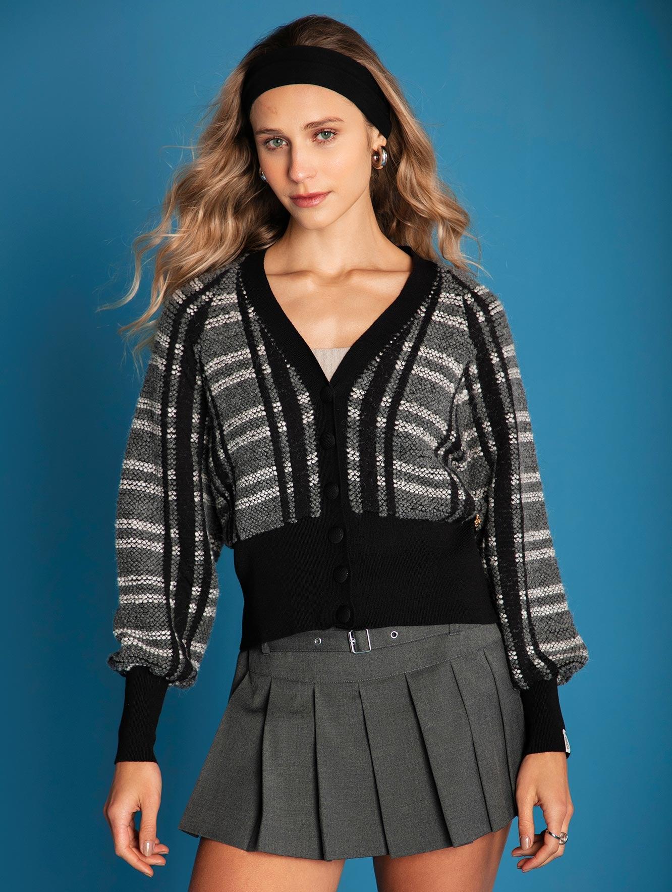 CASACO COM PADRONAGEM EM LISTRAS, BOTÕES E MANGAS DE CAVA RAGLAN ABENÇÃO 11713 - BIAMAR