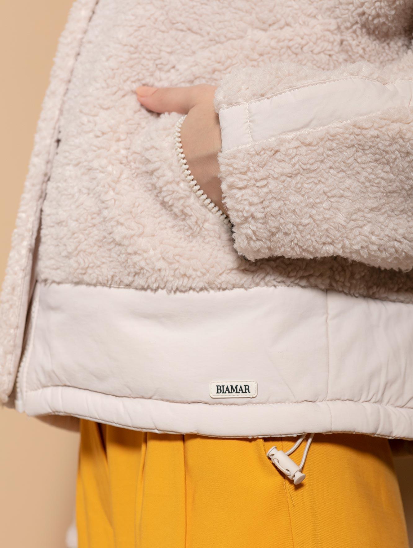 OFF WHITE