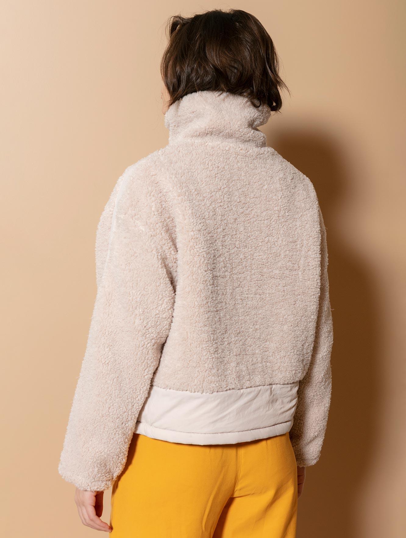 OFF WHITE