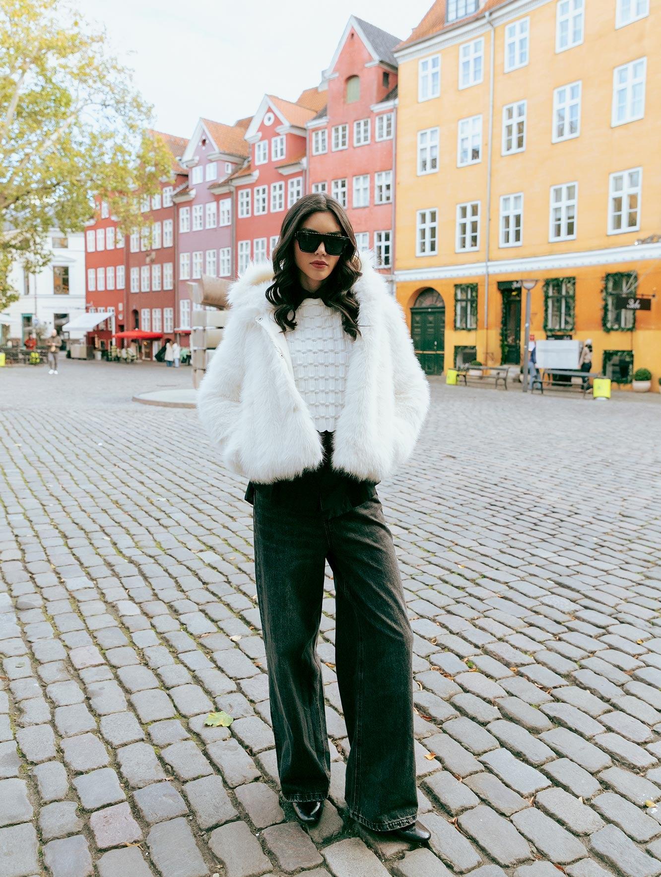 OFF WHITE